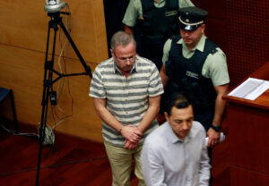 Tribunal decreta prisión para 7 carabineros y un civil por multimillonario fraude a la institución