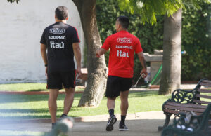 FIFA llegó sorpresivamente hasta Juan Pinto Durán para realizar control antidopaje a la Roja