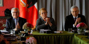 Bachelet llama al orden a ministros Rodrigo Valdés y Alejandra Krauss por disputa previsional