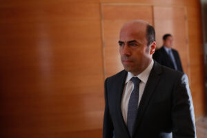 Contralor denunció a la Fiscalía a cinco jefes de finanzas de altos servicios públicos por anomalías