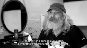 VIDEO | El increíble cambio de look de un estacionador de autos que te volará la cabeza