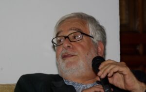 La carta de ex trabajadores sobre malas prácticas que complica a la Radio Universidad de Chile