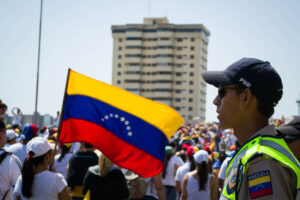 Dirigentes políticos en Chile condenan supresión del congreso venezolano y gobierno se manifiesta “preocupado”
