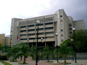 Tribunal Supremo de Venezuela asume competencias del Legislativo tras acusar desacato