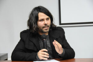 Mayol dispara: 