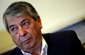 Tras tres décadas Arturo Martínez renuncia a la CUT “para no volver”