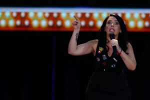 Chiqui Aguayo reconoce error: “Es vergonzoso haber transmitido que la violación es algo estético”