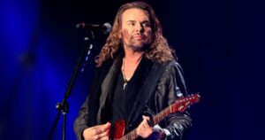 Vocalista de Maná echa pie atrás en su pedido de mar para Bolivia: "No quise ser irrespetuoso con el pueblo chileno"