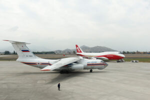 Conaf: Ilyushin y SuperTanker lanzaron "solo 10% del agua contra incendios"