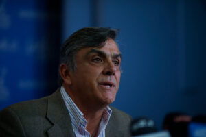 Pablo Longueira reaparece y llama a refichar por la UDI: “Espero que la vida nos encuentre”