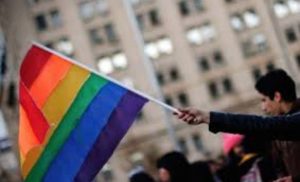 Movilh: Santiago y Valparaíso son las regiones con más casos de discriminación