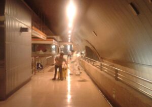 Restablecen servicio de Metro en L2 tras rotura de matriz de agua
