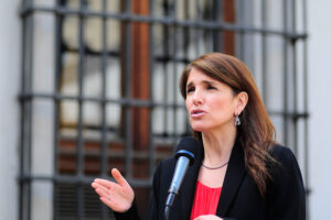 Gobierno le da el KO a Piñera por Pinochet: 