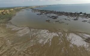 Latam hace frente a acusaciones de usuarios sobre alza de pasajes a lugares en emergencia