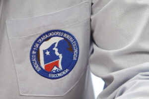 Trabajadores de minera Escondida advierten: paralización podría durar más de 60 días