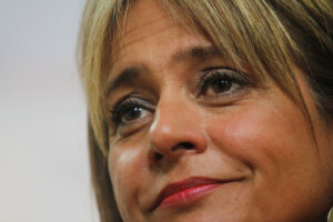 Fiscalía solicita al Congreso las intervenciones de Jacqueline Van Rysselberghe en leyes de pesca