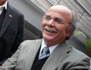 Ex concejal PC tira el mantel y acusa “movidas de platas” de Tellier y Gutiérrez