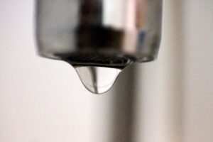 Aguas Andinas informa que restablece suministro al 90% de los clientes afectados