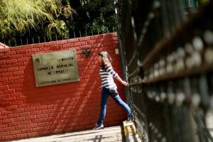 Municipio de Providencia culpa a Josefa Errázuriz por falta de materiales en Liceo Carmela Carvajal