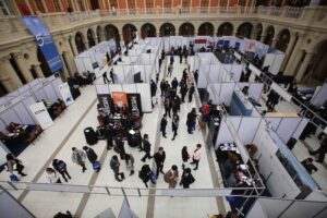 Donaciones a universidades caen a mínimo histórico en 2016