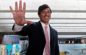 Franco Parisi inicia campaña presidencial a metros del Palacio de La Moneda
