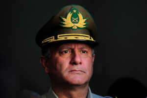 Juzgado declara inadmisible querella de general Villalobos por fraude en Carabineros