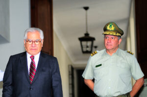 “Ha dicho que no sabía y yo le creo”: La defensa de Interior a Gral. Villalobos por Pacogate