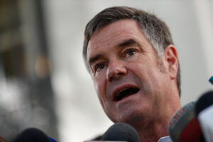 Ossandón pide a Piñera que cumpla la 