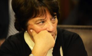 Mineduc insiste en compromiso de cambios al CAE para asegurar votos de reforma educacional