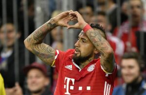 VIDEO | Prensa española acusa a Arturo Vidal de entrar al camarín del árbitro para insultarlo