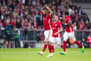 VIDEOS | Una buena y dos malas: Vidal anotó, pero falló un penal y Bayern perdió ante el Madrid