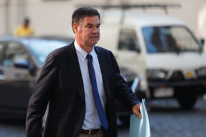 Ossandón se lanza contra Aguas Andinas apelando al financiamiento irregular a la política