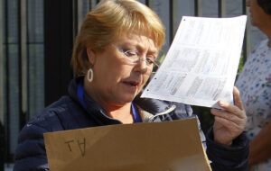 Bachelet agradece a vecinos que censó y afirma que han sido 