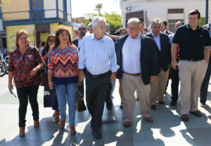 Carabineros detiene a joven que le lanzó agua a Sebastián Piñera en Arica