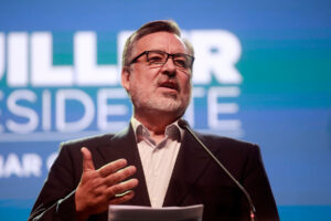 Guillier es proclamado por PS: 