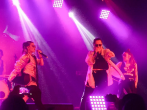 FOTO | Natalia Valdebenito sorprende al aparecer en Lollapalooza junto a Mariel Mariel