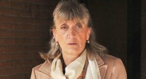 Condenan por homicidio a doctora que decía que el cáncer se cura con psicología y manzanilla