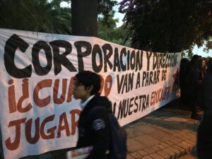 Estudiantes del Liceo Carmela Carvajal se manifiestan por falta de insumos