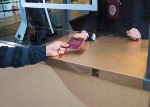 Justicia declara ilegal expulsión de tres universitarios peruanos por 