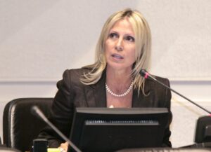 Lily Pérez: “Este gobierno es un paréntesis negativo en la historia política de Chile”