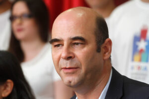 Fernando Atria se suma a Insulza: baja su candidatura tras decisión del PS de no realizar consulta