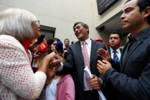 Parisi lanza candidatura prometiendo bajar el sueldo de ministros para mejorar pensiones