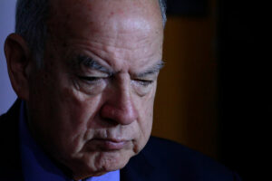 Insulza se cuadra con Guillier y desestima las críticas laguistas: 
