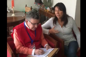 VIDEO | Fail: la accidentada (pero graciosa) labor de censista de Joaquín Lavín