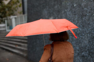 Dirección Meteorológica pronostica lluvias en Santiago durante esta tarde y noche