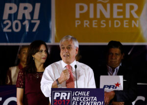 Piñera dispara contra Bachelet por gratuidad universal: 