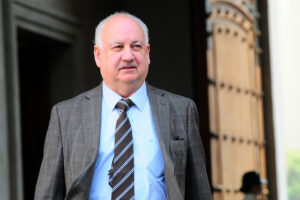 Chile Vamos busca impedir que Guillermo Teillier presida comisión de Defensa