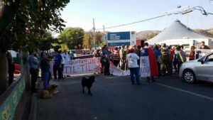 Comunidad de Til Til se tomó la Ruta 5 Norte en protesta por nuevo relleno sanitario