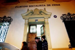 Oposición acusa “hipocresía” del PS por inversiones y emplazan a Guillier para que se pronuncie