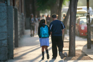 Iglesia y colegios particulares se unen para rechazar circular que resguarda derechos de niños trans